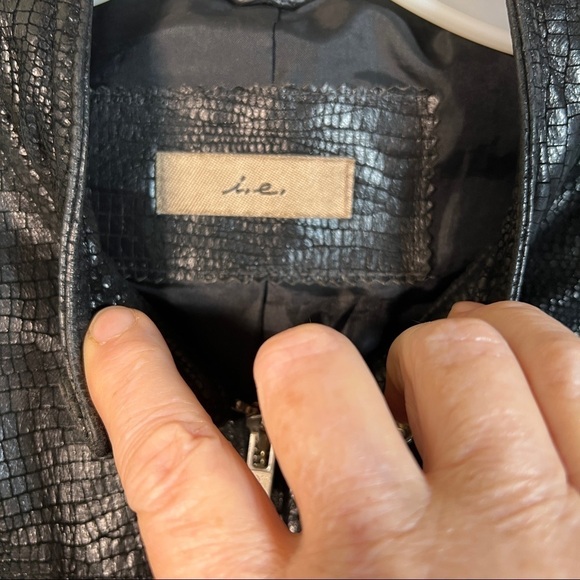 I.E. Black Leather Moto Jacket. Zip front, snap neck, no size tag. EUC see disc - Picture 8 of 10